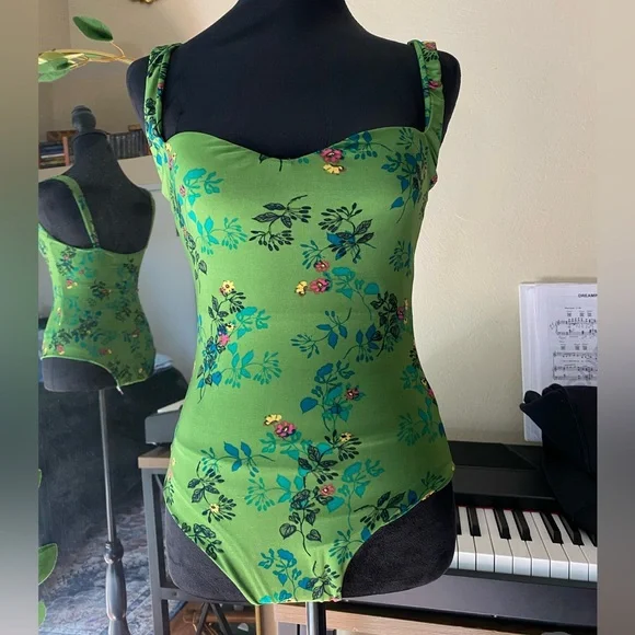 Hai studio original collection floral green body suit size m (us6) - Picture 4 of 13
